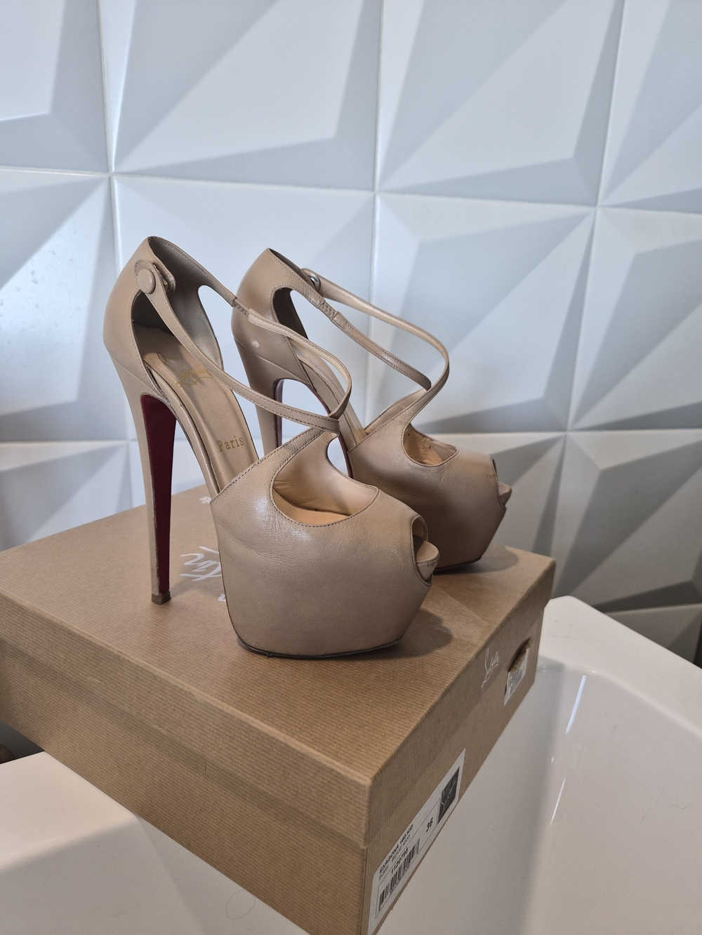 Christian Louboutin Nude Platform Peep-Toe Daffodil 160